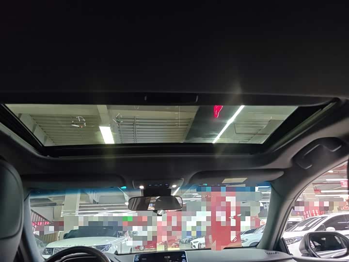 Фото 18 - Toyota Avalon