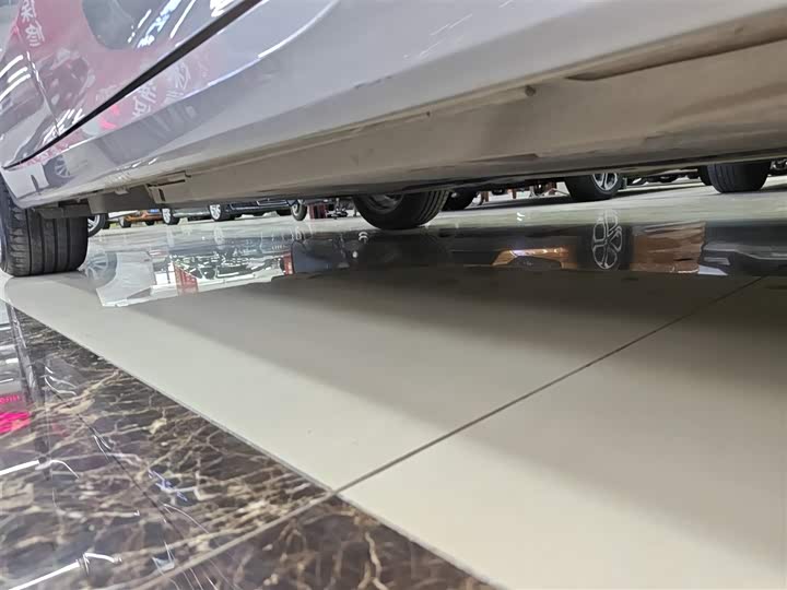 Фото 21 - Toyota Avalon