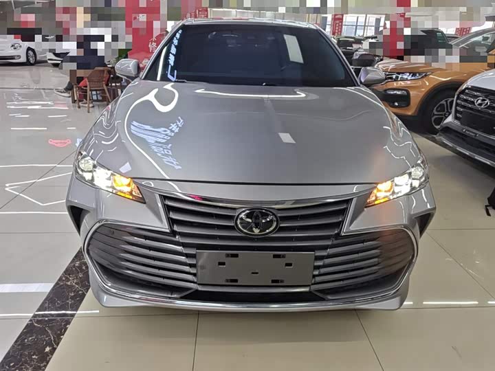 Фото 3 - Toyota Avalon