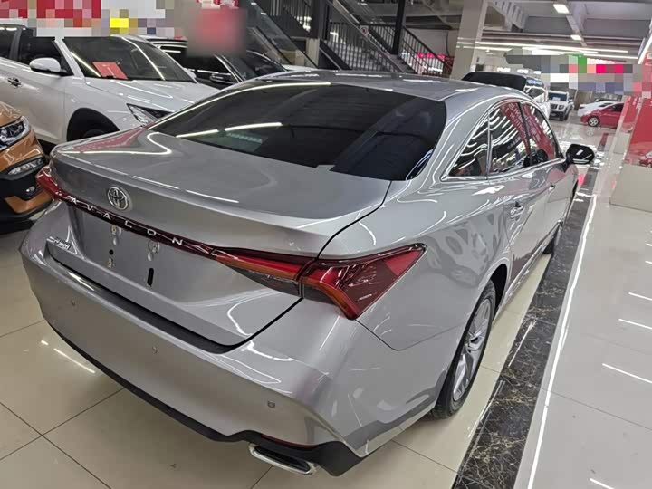 Фото 7 - Toyota Avalon