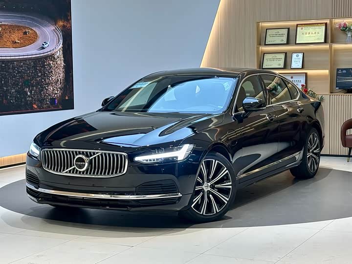 Фото 1 - Volvo S90 Hybrid