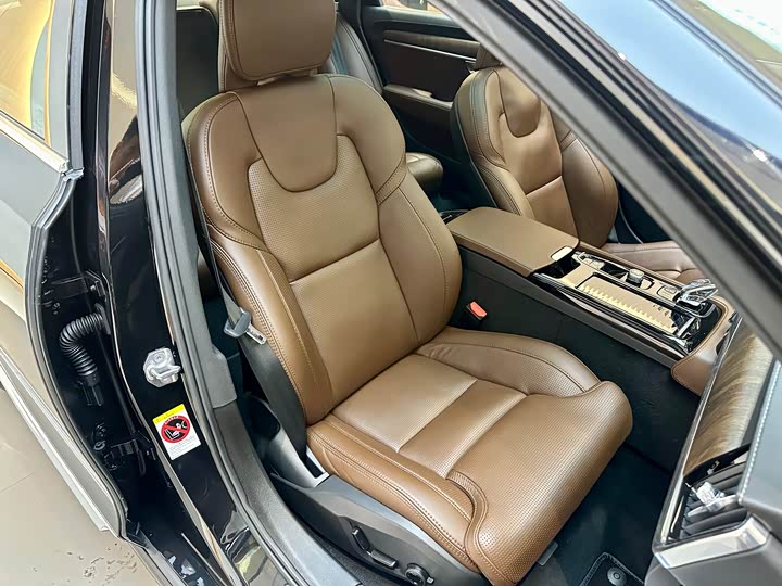 Фото 10 - Volvo S90 Hybrid