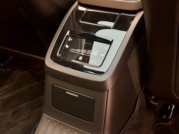 Фото 18 - Volvo S90 Hybrid