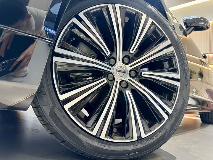 Фото 21 - Volvo S90 Hybrid