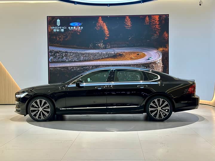 Фото 3 - Volvo S90 Hybrid
