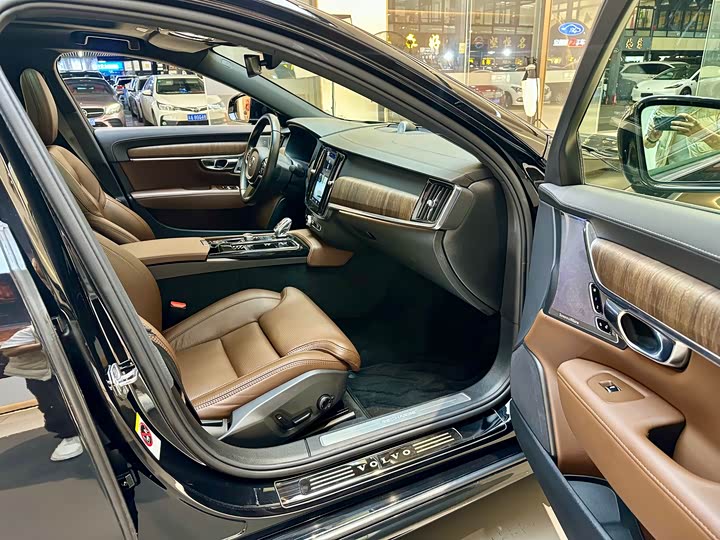 Фото 9 - Volvo S90 Hybrid