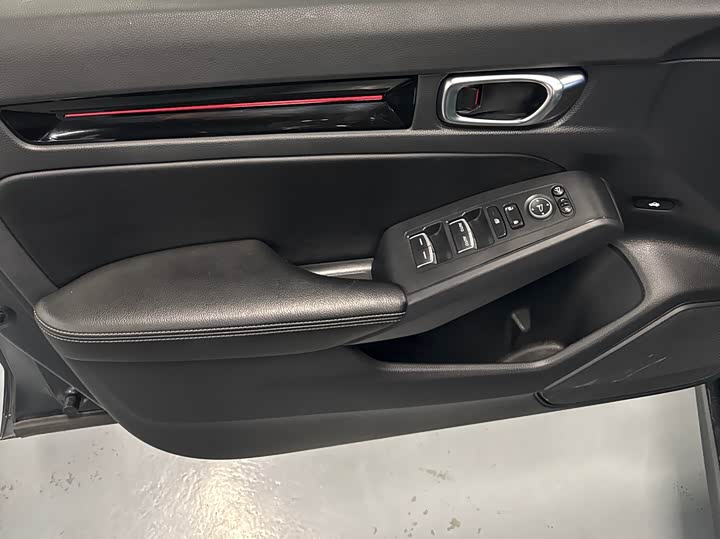 Фото 12 - Honda Civic