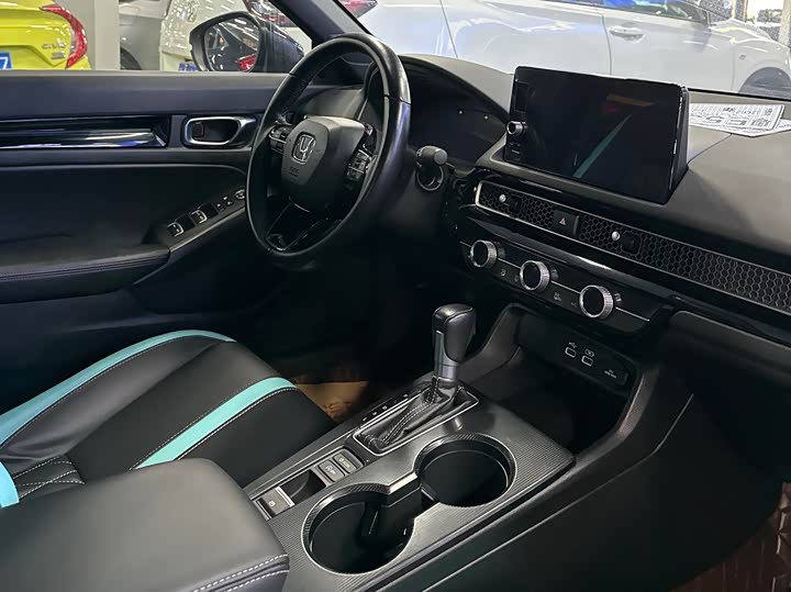 Фото 18 - Honda Civic