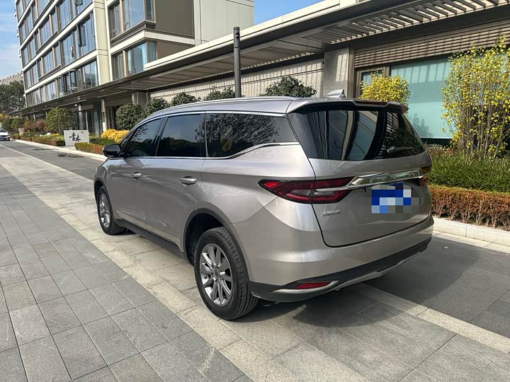 Фото 9 - Geely Jiaji