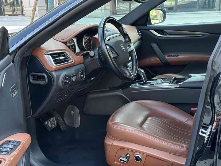 Фото 4 - Maserati Ghibli