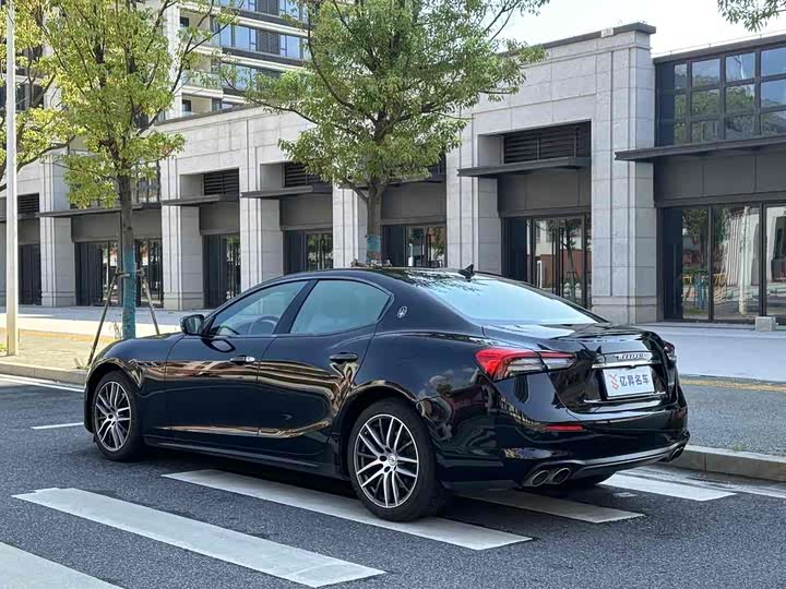 Фото 9 - Maserati Ghibli