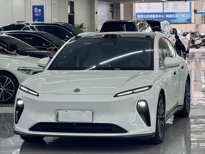 Фото 1 - Nio ET5T