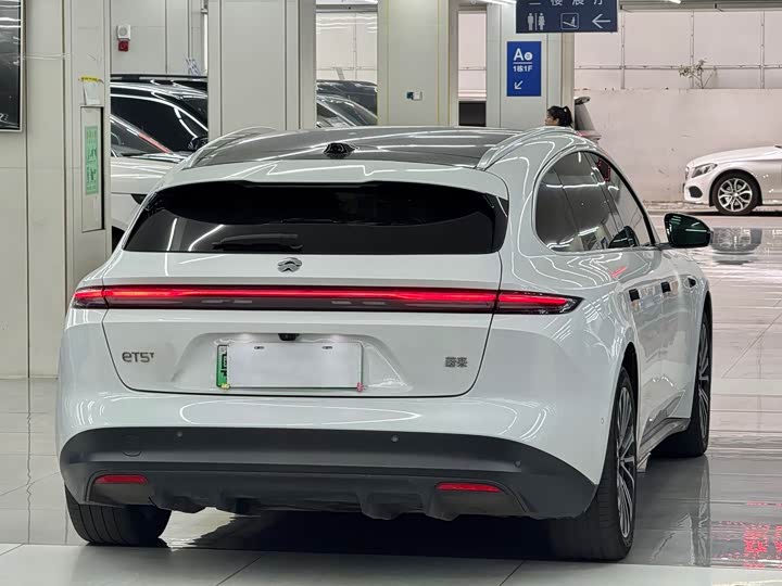 Фото 8 - Nio ET5T