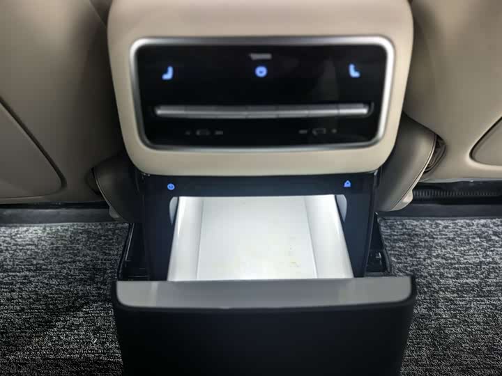 Фото 15 - LiXiang L9