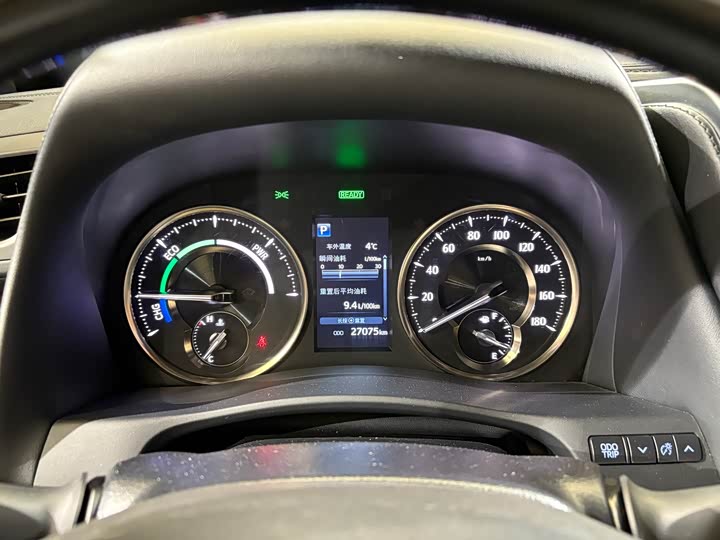 Фото 10 - Toyota Vellfire