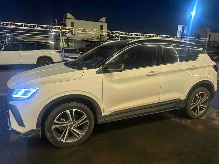 Фото 2 - Geely Coolray