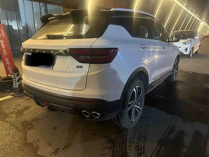 Фото 9 - Geely Coolray