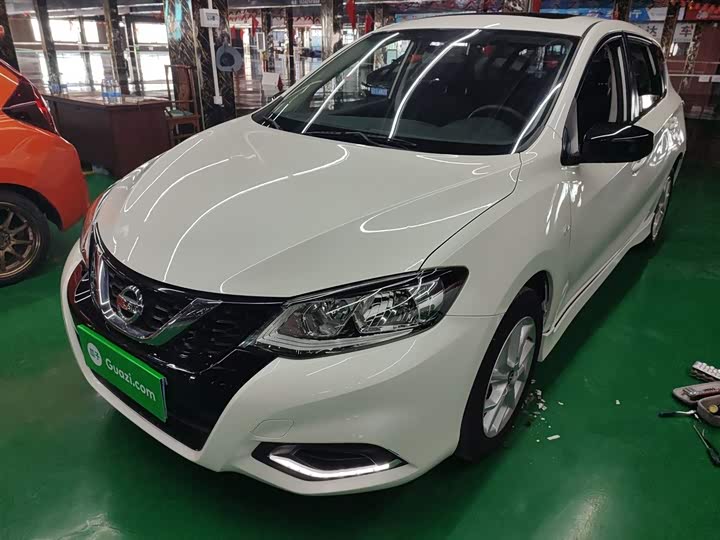 Фото 1 - Nissan Tiida