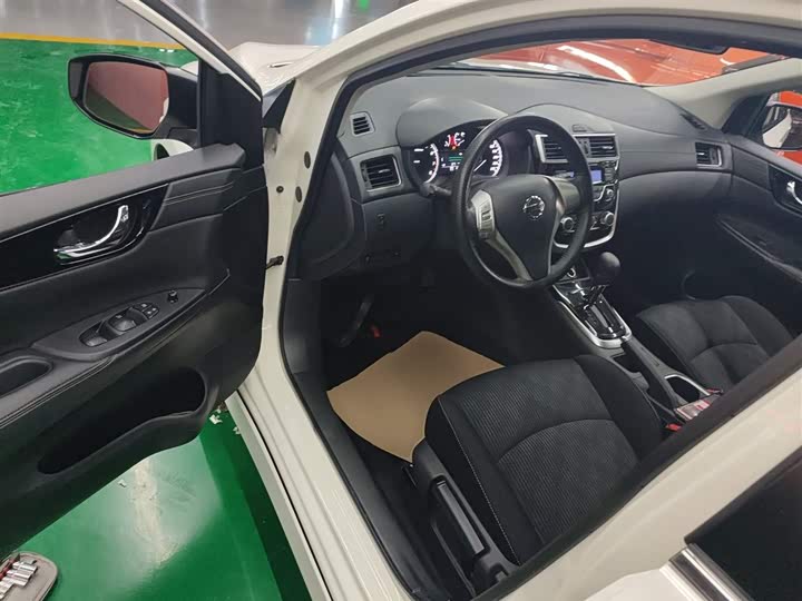 Фото 16 - Nissan Tiida