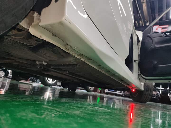 Фото 21 - Nissan Tiida