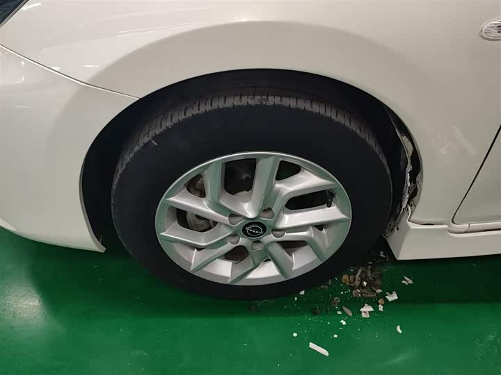 Фото 23 - Nissan Tiida