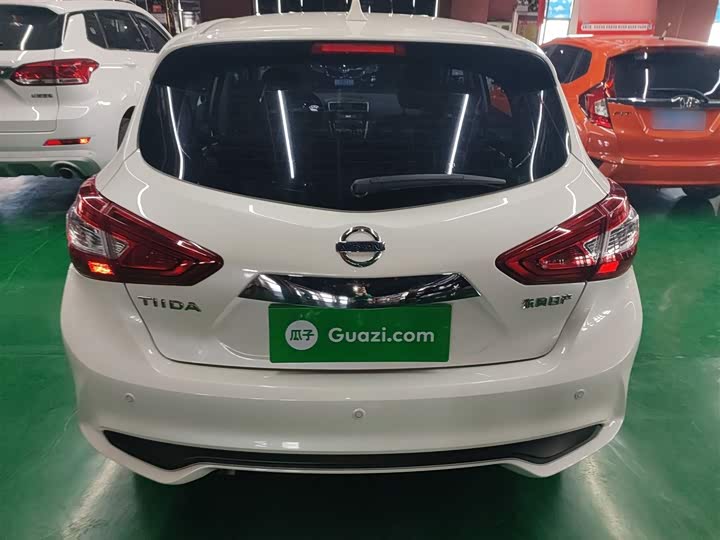 Фото 6 - Nissan Tiida