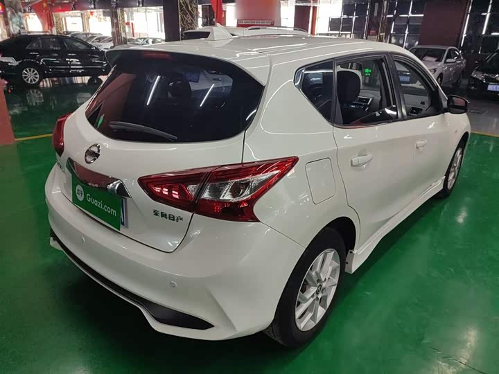 Фото 7 - Nissan Tiida