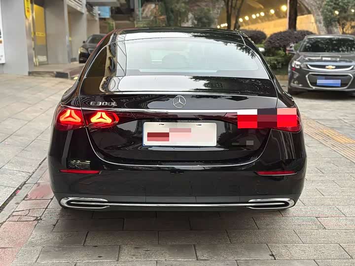 Фото 2 - Mercedes-Benz E-Class