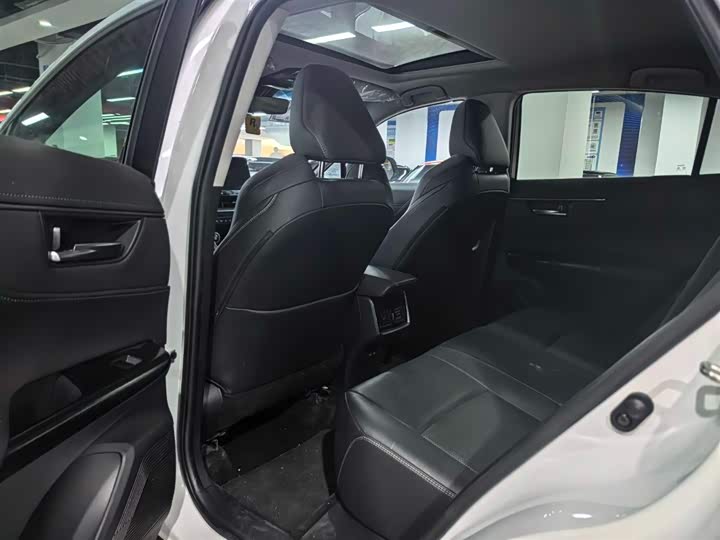 Фото 10 - Toyota Venza