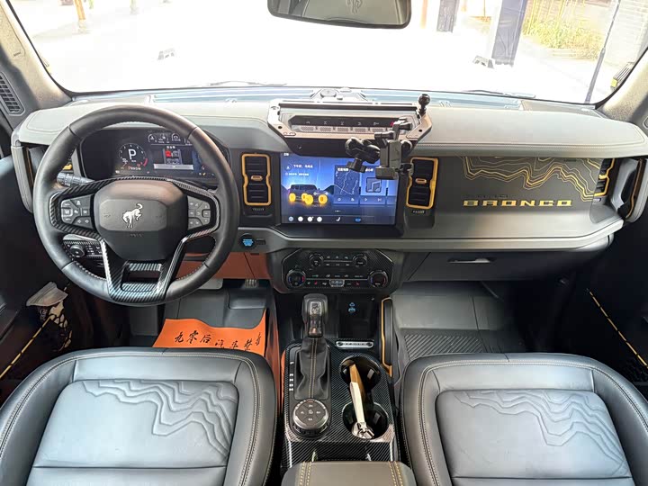 Фото 10 - Ford Bronco