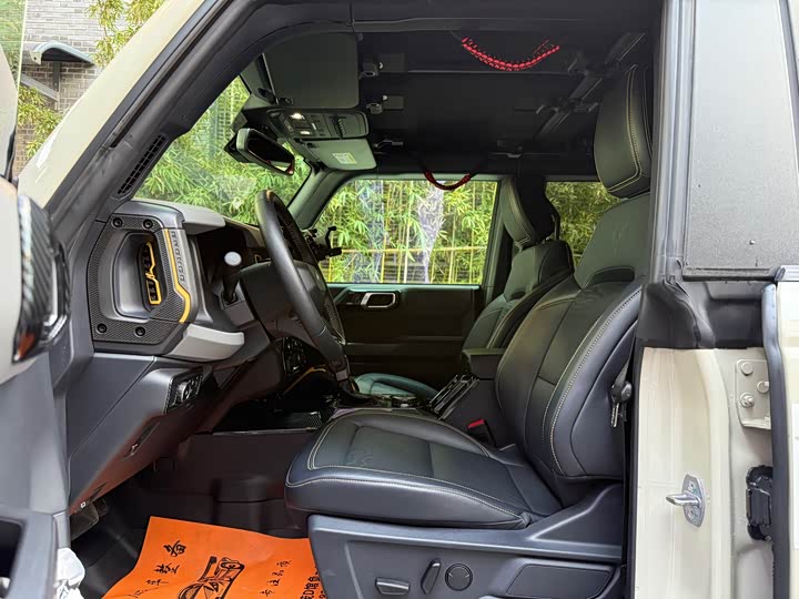 Фото 17 - Ford Bronco