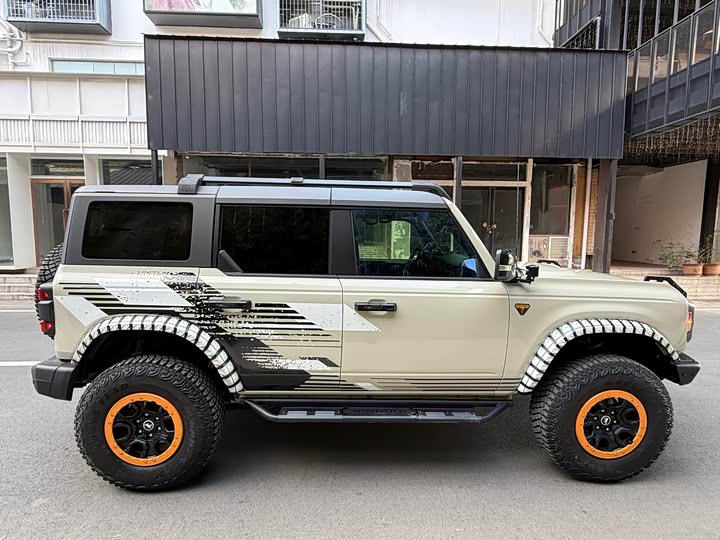 Фото 5 - Ford Bronco
