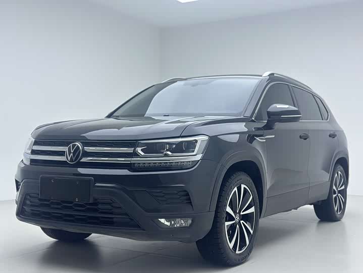 Фото 1 - Volkswagen Tharu