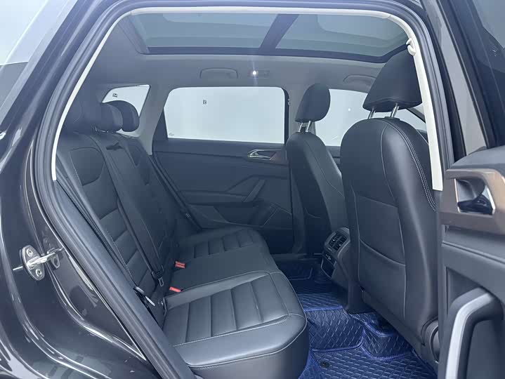 Фото 11 - Volkswagen Tharu