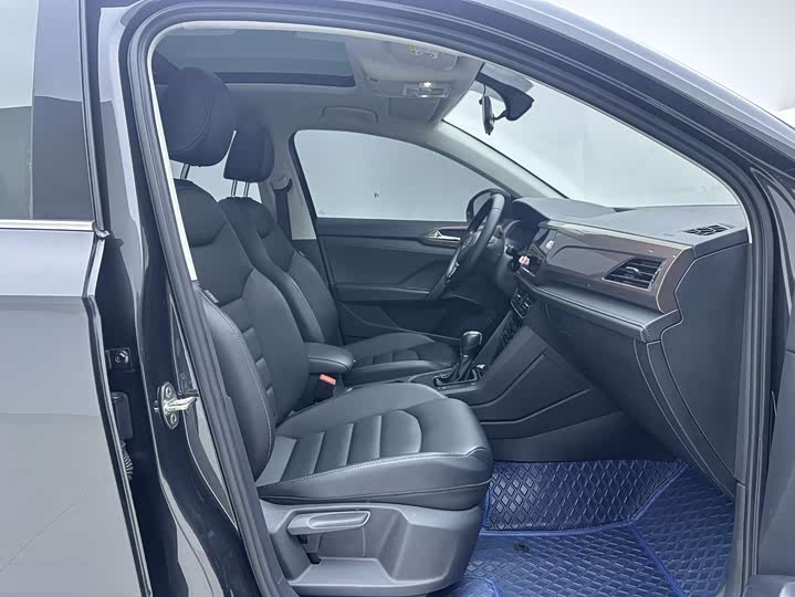 Фото 12 - Volkswagen Tharu