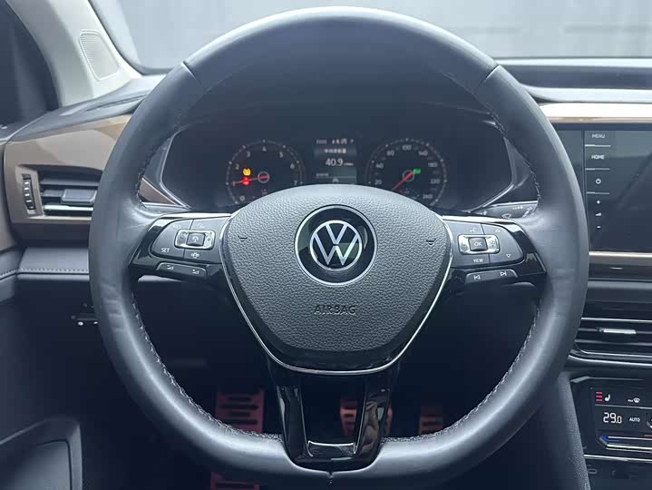 Фото 17 - Volkswagen Tharu