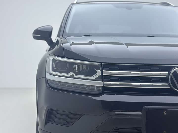 Фото 4 - Volkswagen Tharu