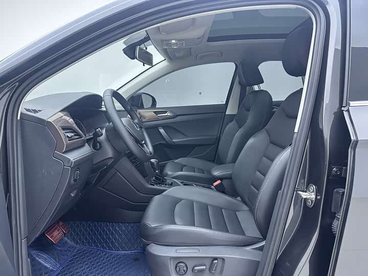 Фото 9 - Volkswagen Tharu