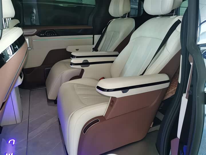 Фото 17 - BYD Xia