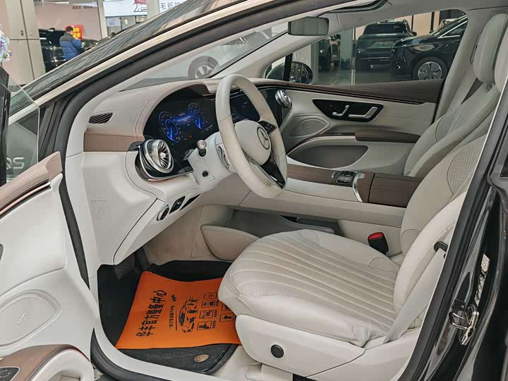 Фото 8 - Mercedes-Benz EQS