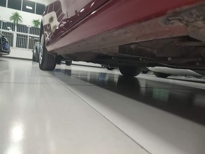 Фото 22 - Toyota Yaris L Hatchback