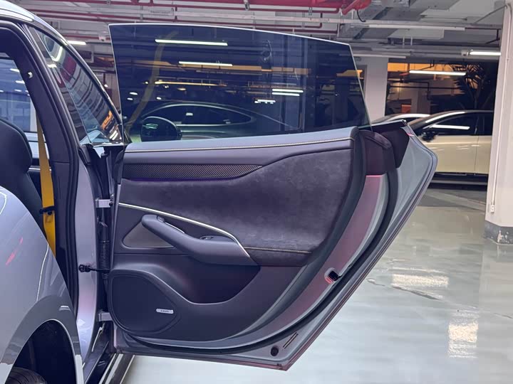 Фото 14 - Xiaomi SU7 Ultra