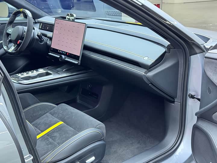 Фото 17 - Xiaomi SU7 Ultra