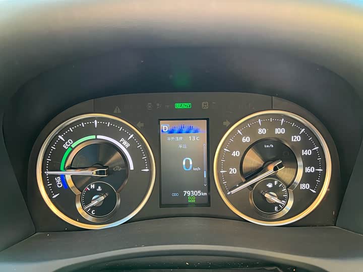 Фото 21 - Toyota Alphard