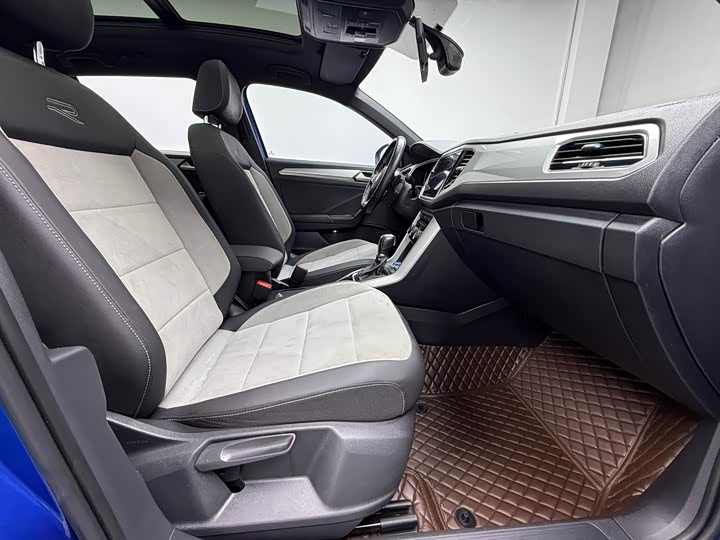 Фото 11 - Volkswagen T-Roc