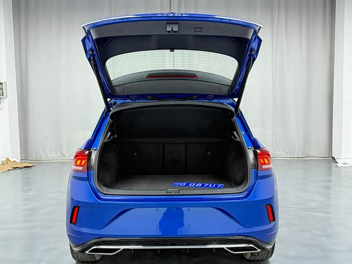 Фото 12 - Volkswagen T-Roc