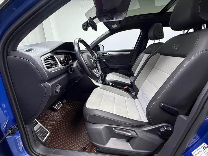 Фото 7 - Volkswagen T-Roc