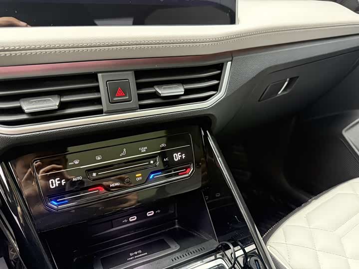 Фото 19 - Volkswagen Tayron