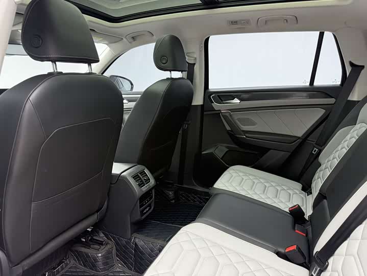 Фото 8 - Volkswagen Tayron