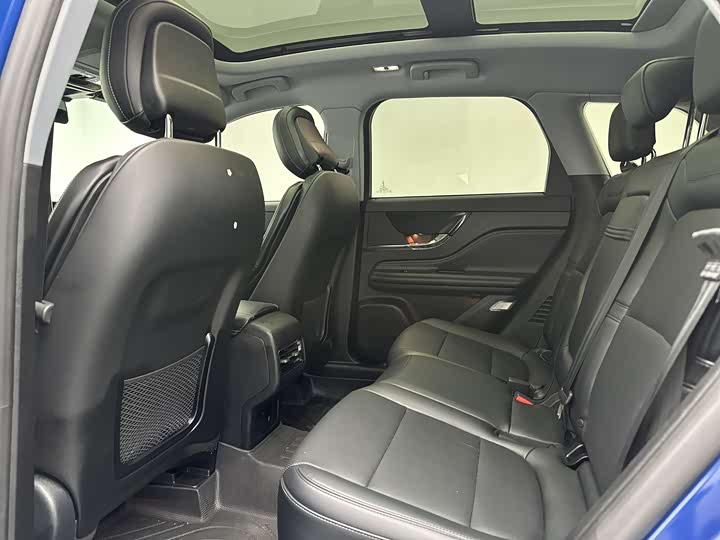 Фото 13 - Lincoln Corsair